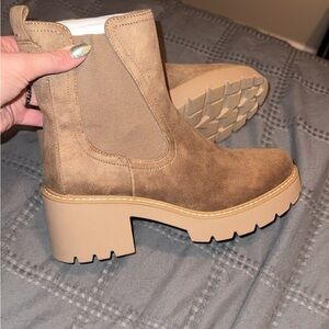 DV by Dolce Vita Chunky Tan Heeled Boots